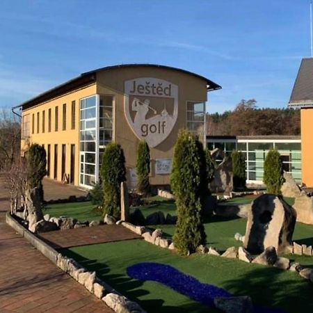 Jested Golf Restaurace A Penzion Svetla pod Jestedem Luaran gambar