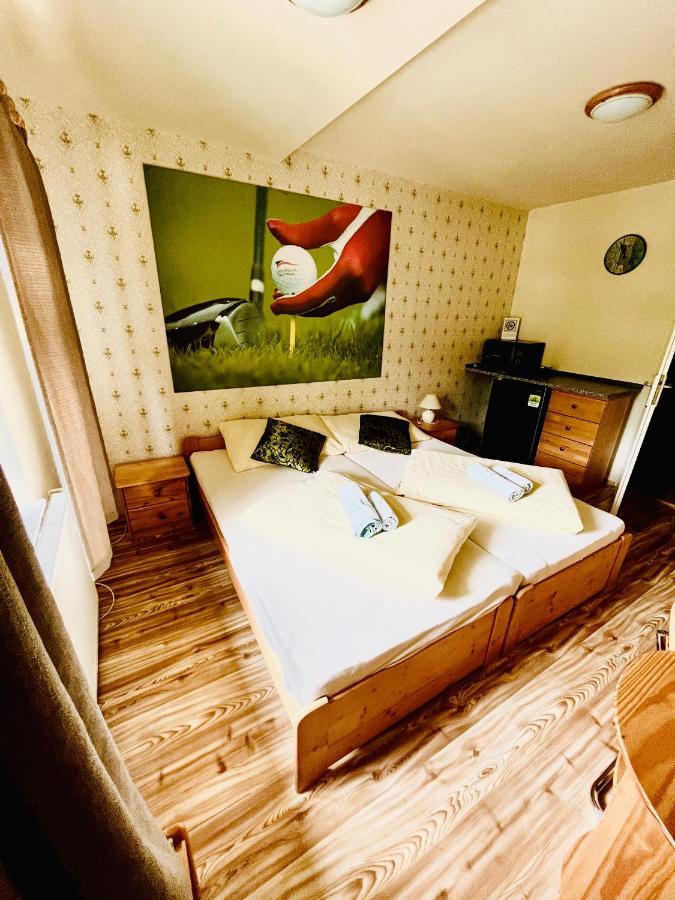 Jested Golf Restaurace A Penzion Svetla pod Jestedem Luaran gambar