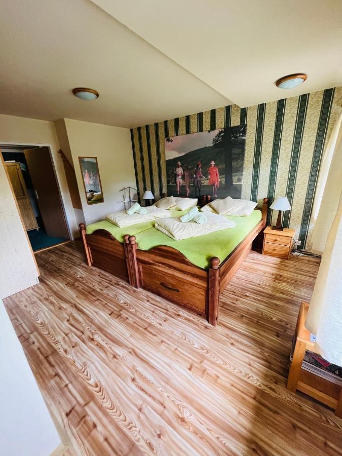 Jested Golf Restaurace A Penzion Svetla pod Jestedem Luaran gambar